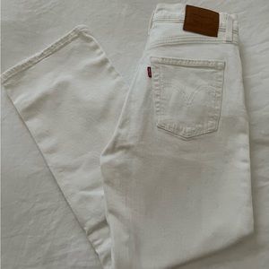 White Levi’s Ribcage Straight fit